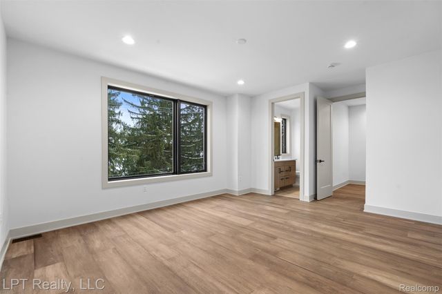 525 Walnut Street, Brighton, MI 48116