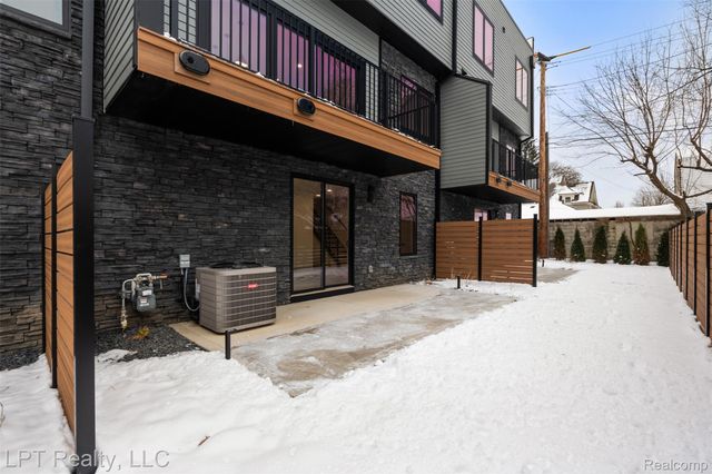 525 Walnut Street, Brighton, MI 48116