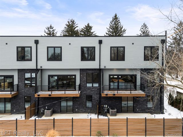 525 Walnut Street, Brighton, MI 48116