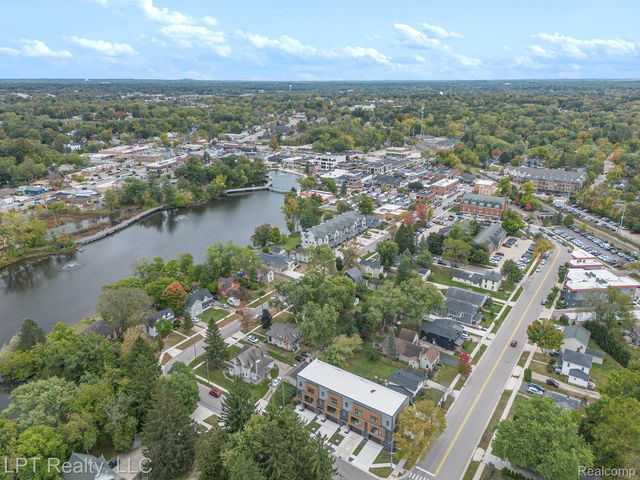 525 Walnut Street, Brighton, MI 48116