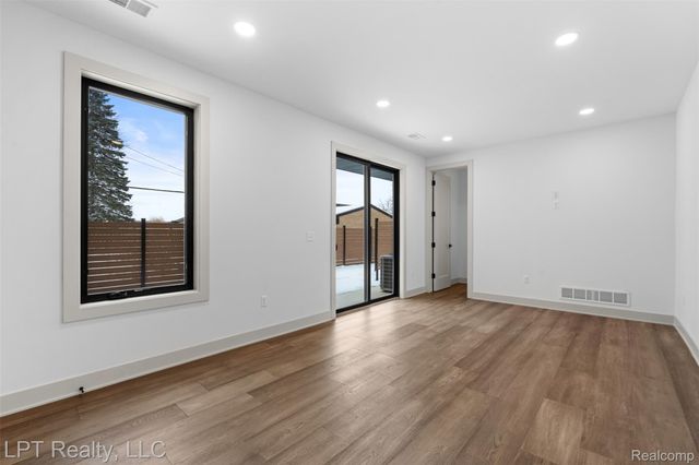 525 Walnut Street, Brighton, MI 48116