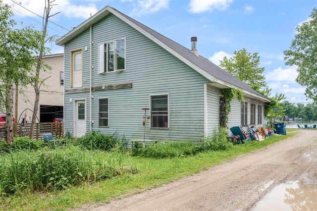 4707 N White, Pierson, MI 49339