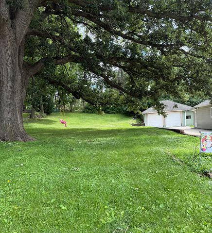 523 ELLIOTT Street, Council Bluffs, IA 51503