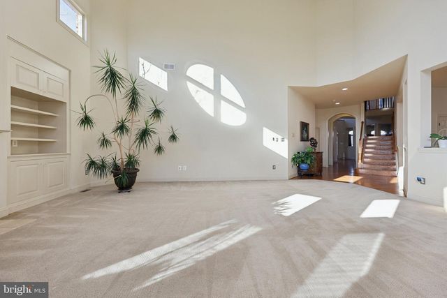 8301 HANCOCK CT, Gainesville, VA 20155