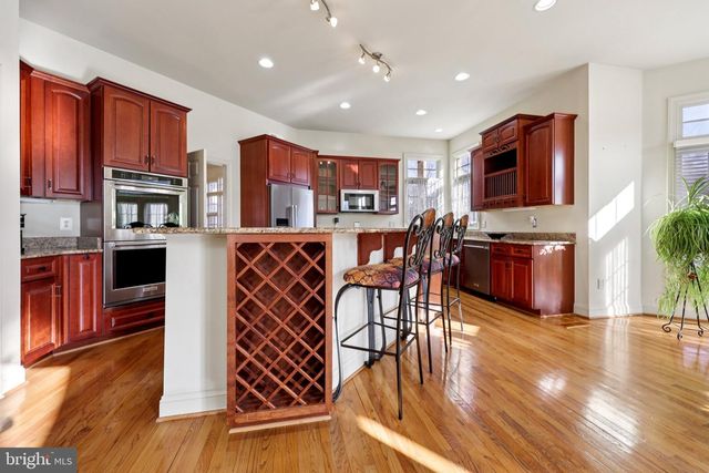 8301 HANCOCK CT, Gainesville, VA 20155