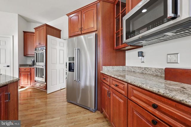 8301 HANCOCK CT, Gainesville, VA 20155