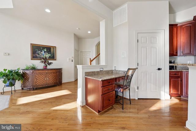 8301 HANCOCK CT, Gainesville, VA 20155