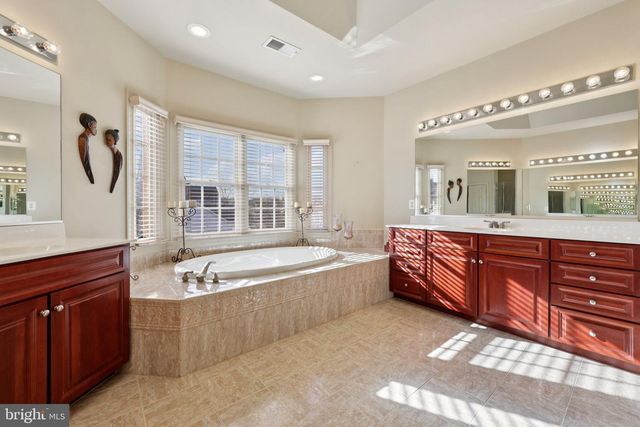 8301 HANCOCK CT, Gainesville, VA 20155