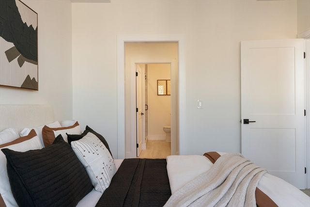 30 Swan Ave PH1, Boston, MA 02128