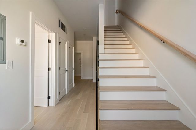 30 Swan Ave PH1, Boston, MA 02128