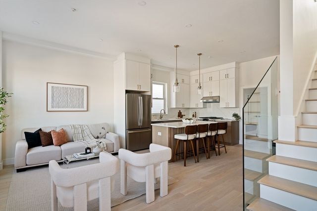 30 Swan Ave PH1, Boston, MA 02128