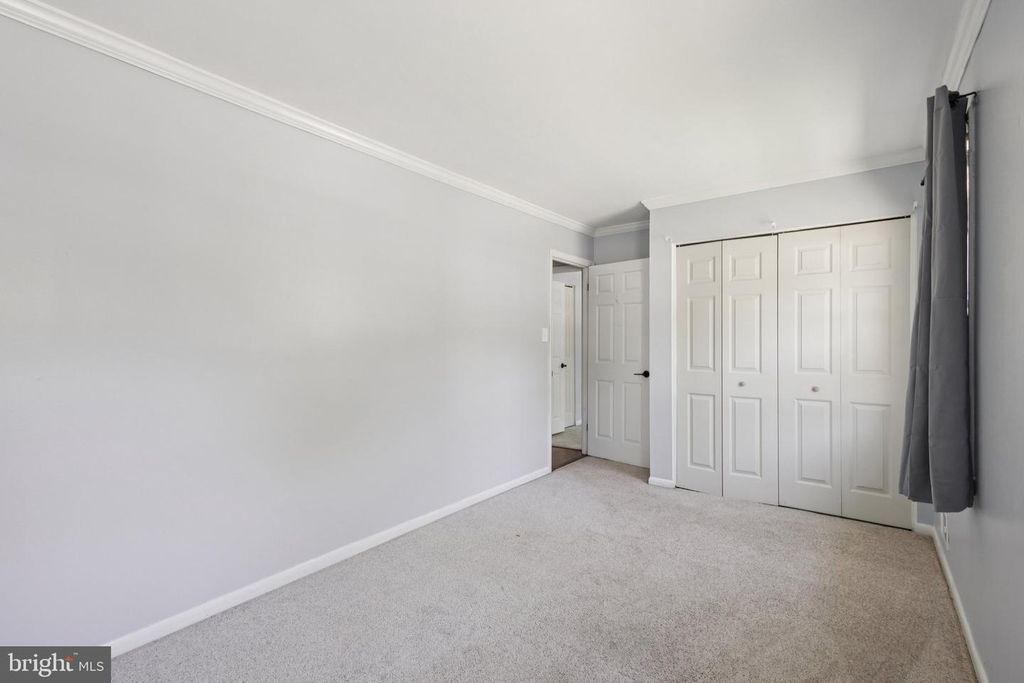 3925 FORGE DR, Woodbridge, VA 22193