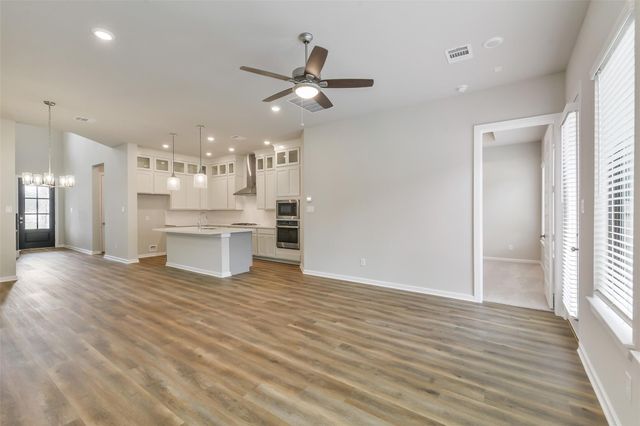 360 Summer Place Drive, Montgomery, TX 77356