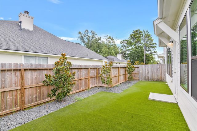 360 Summer Place Drive, Montgomery, TX 77356