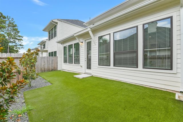 360 Summer Place Drive, Montgomery, TX 77356
