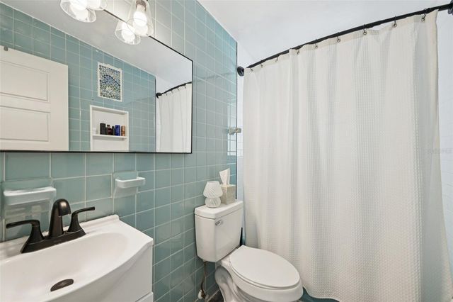 2416 EMORY AVENUE, Bradenton, FL 34207