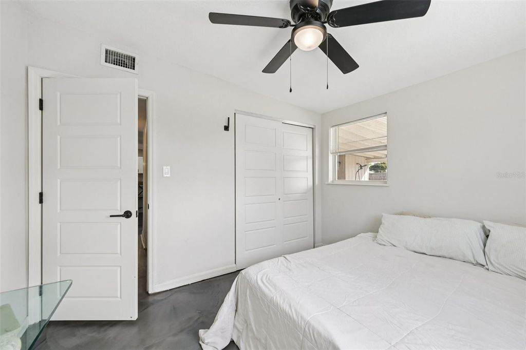 Image 11 of property listing at 2416 EMORY AVENUE, Bradenton, FL 34207