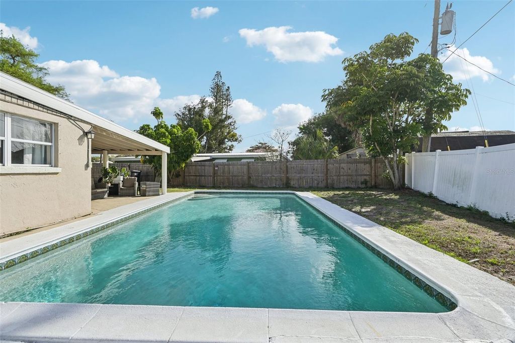 Image 15 of property listing at 2416 EMORY AVENUE, Bradenton, FL 34207