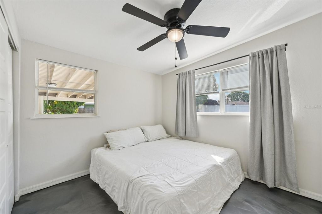 Image 9 of property listing at 2416 EMORY AVENUE, Bradenton, FL 34207