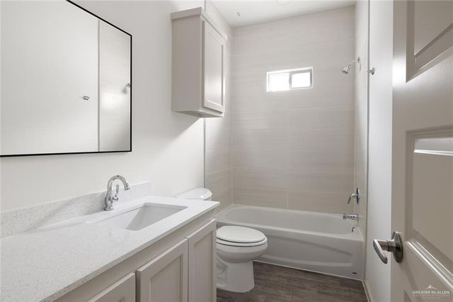 1308 Valle Vista Street 4, Alamo, TX 78516