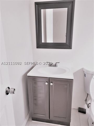 417 NW 2nd Ave 12, Hallandale Beach, FL 33009