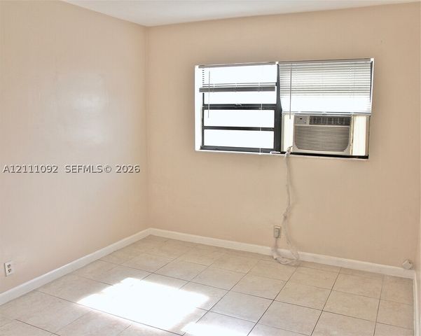 417 NW 2nd Ave 12, Hallandale Beach, FL 33009