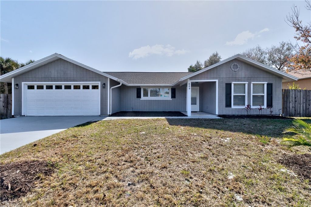 669 Vocelle Avenue, Sebastian, FL 32958