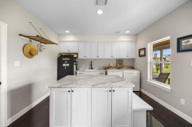 3355 Clayhead Road, Richmond, TX 77406