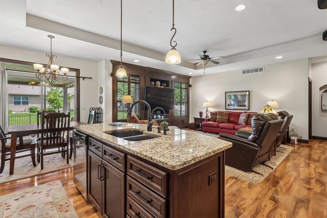 1515 SE Greenbriar Circle, Waukee, IA 50263