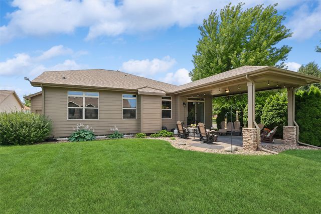 1515 SE Greenbriar Circle, Waukee, IA 50263