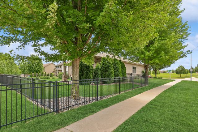 1515 SE Greenbriar Circle, Waukee, IA 50263