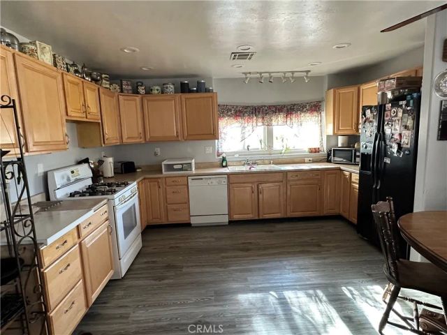 8625 C Avenue, Hesperia, CA 92345