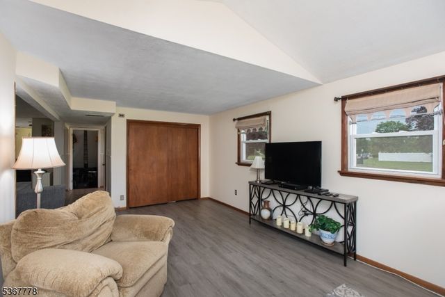 10 Nottingham Way, Hillsborough Twp., NJ 08844