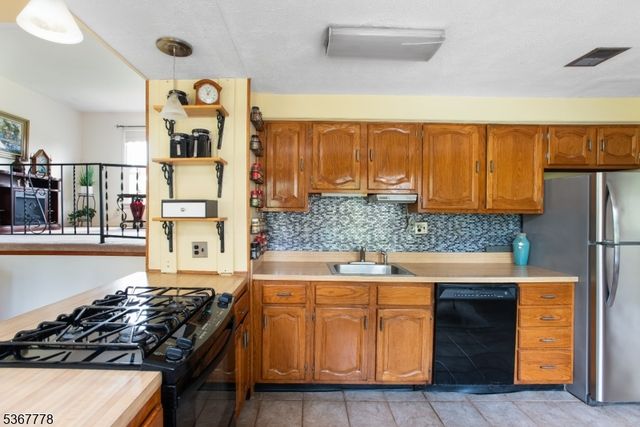 10 Nottingham Way, Hillsborough Twp., NJ 08844