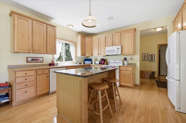 9836 Belmont Lane, Eden Prairie, MN 55347