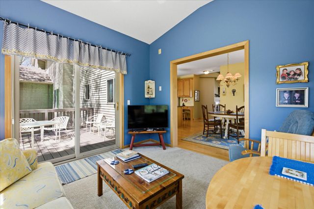 9836 Belmont Lane, Eden Prairie, MN 55347