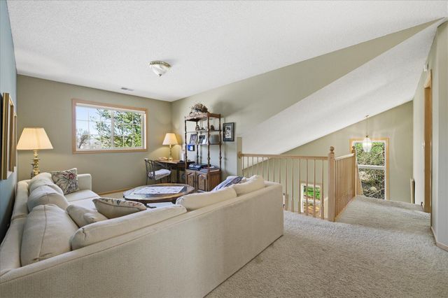 9836 Belmont Lane, Eden Prairie, MN 55347