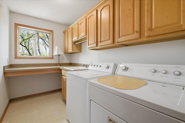 9836 Belmont Lane, Eden Prairie, MN 55347