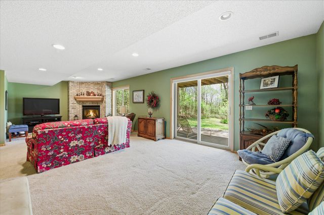 9836 Belmont Lane, Eden Prairie, MN 55347