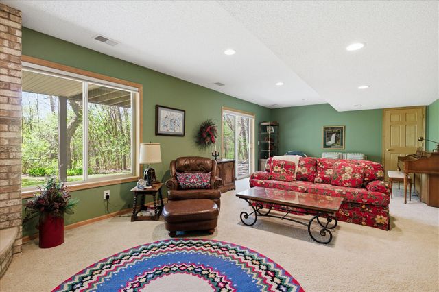 9836 Belmont Lane, Eden Prairie, MN 55347