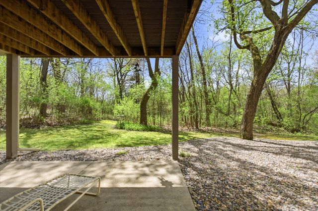 9836 Belmont Lane, Eden Prairie, MN 55347