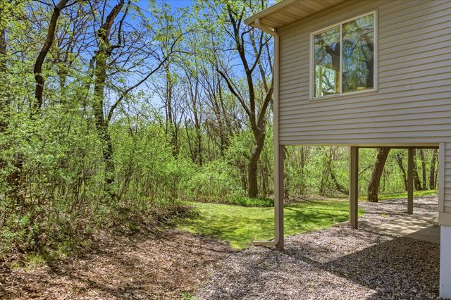 9836 Belmont Lane, Eden Prairie, MN 55347