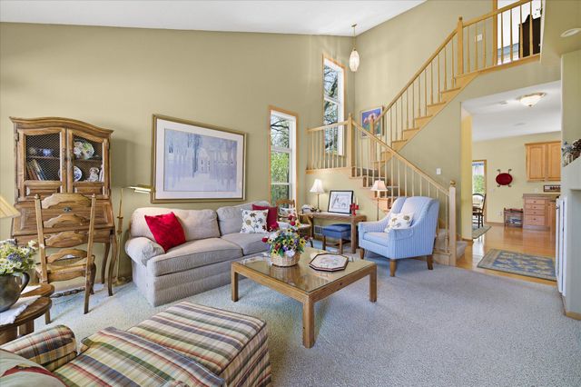9836 Belmont Lane, Eden Prairie, MN 55347