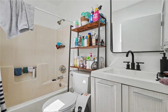 1423 W 65th, Los Angeles, CA 90047