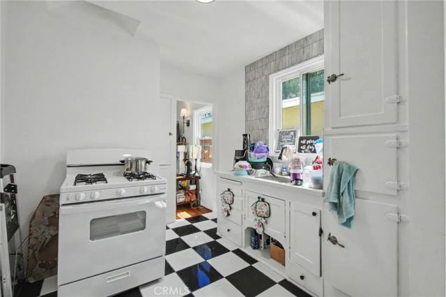 1423 W 65th, Los Angeles, CA 90047