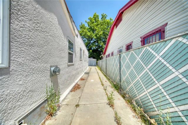 1423 W 65th, Los Angeles, CA 90047