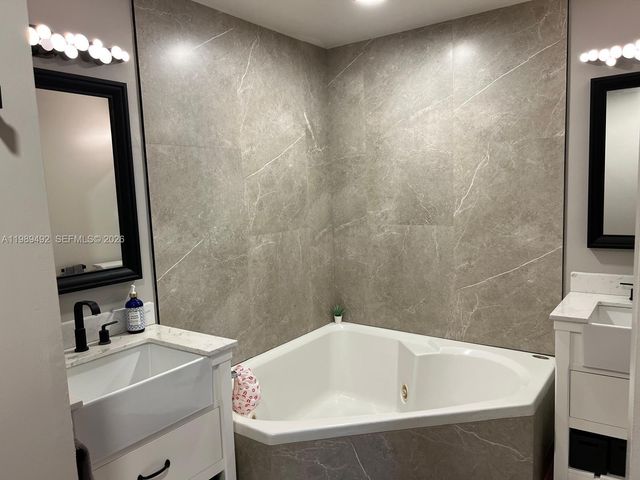 9755 NW 52nd St 216, Doral, FL 33178