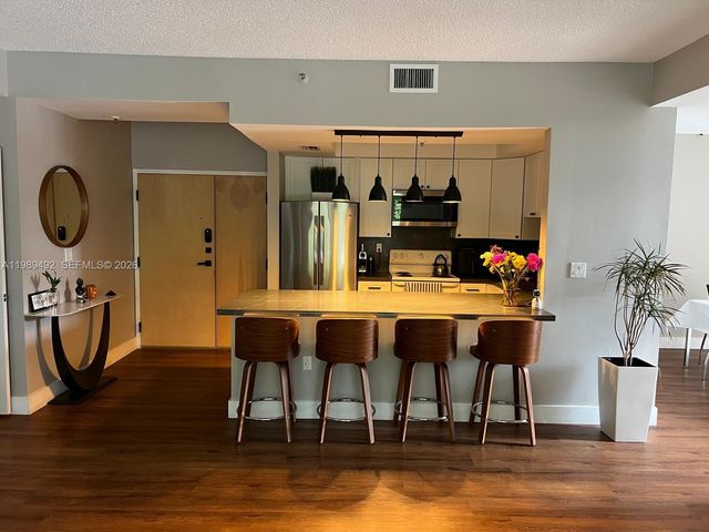 9755 NW 52nd St 216, Doral, FL 33178