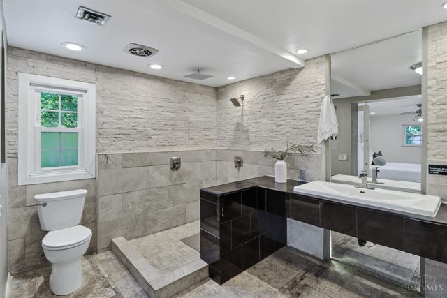 10519 Cinderella Drive, Montgomery, OH 45242