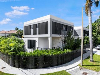 3300 SW 27th Ter 3300, Miami, FL 33133